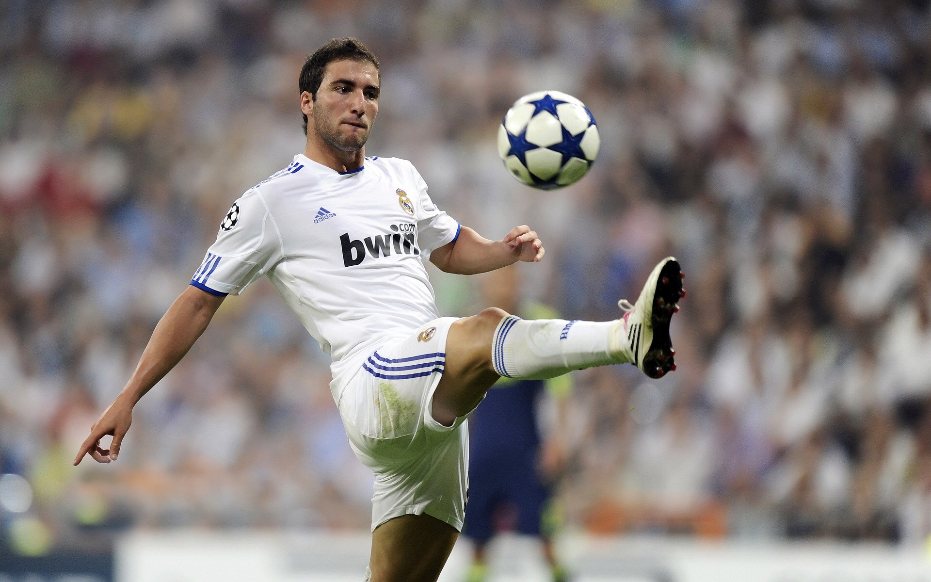 法比尼奥爆发点燃蓝桥之夜,切尔西加时鏖战力克苏格兰劲旅